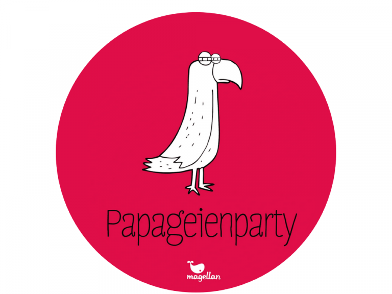 Roter Kreis mit einer Zeichnung eines Papageien in der Mitte mit zusammengekniffenen Augen. Darunter steht in schwarz „Papageienparty“.